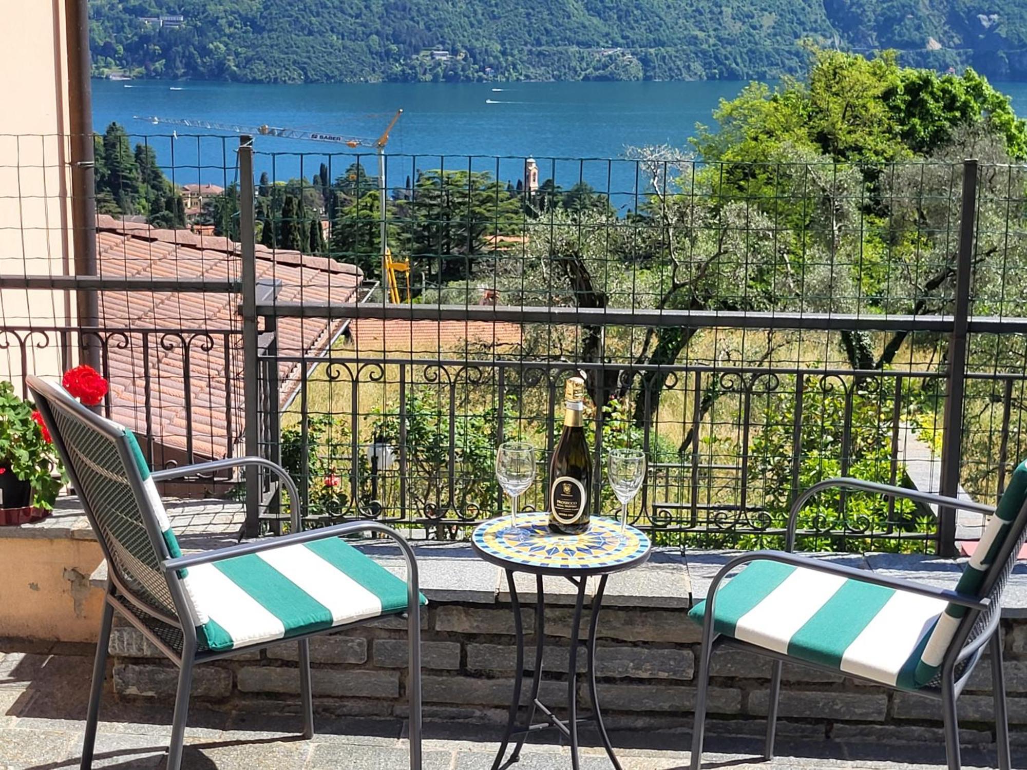 Casa Intignano - Appartamento Con Terrazzo Vista Lago 特雷梅佐 外观 照片